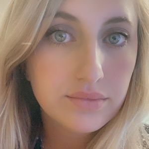 Meet your Posher, Brittney